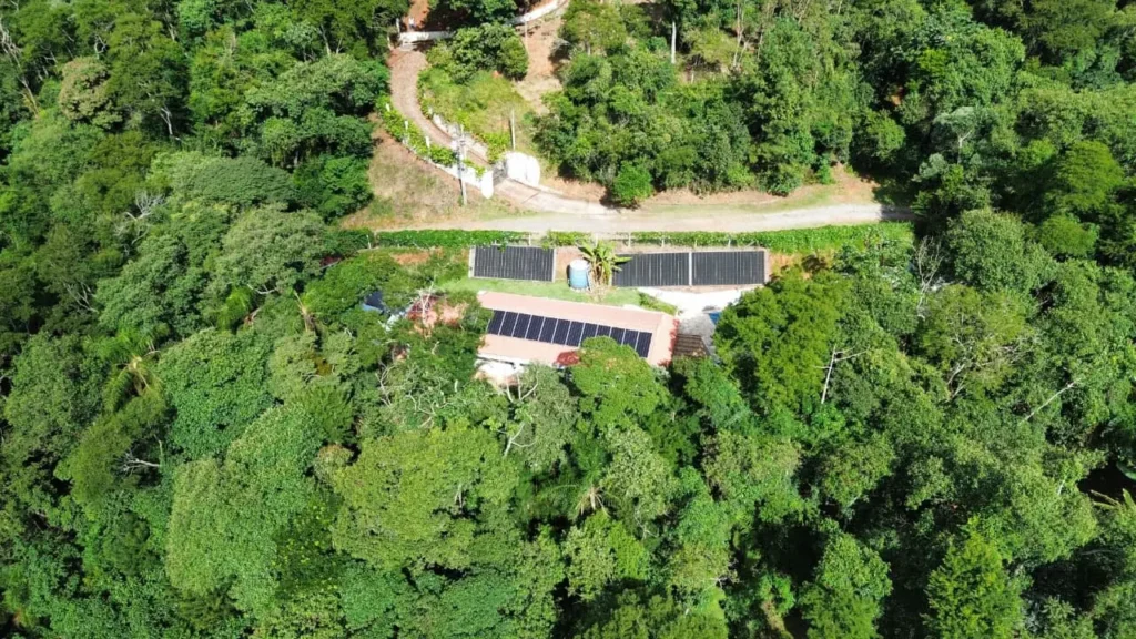 Instalação de energia solar híbrida residencial em santana de parnaiba